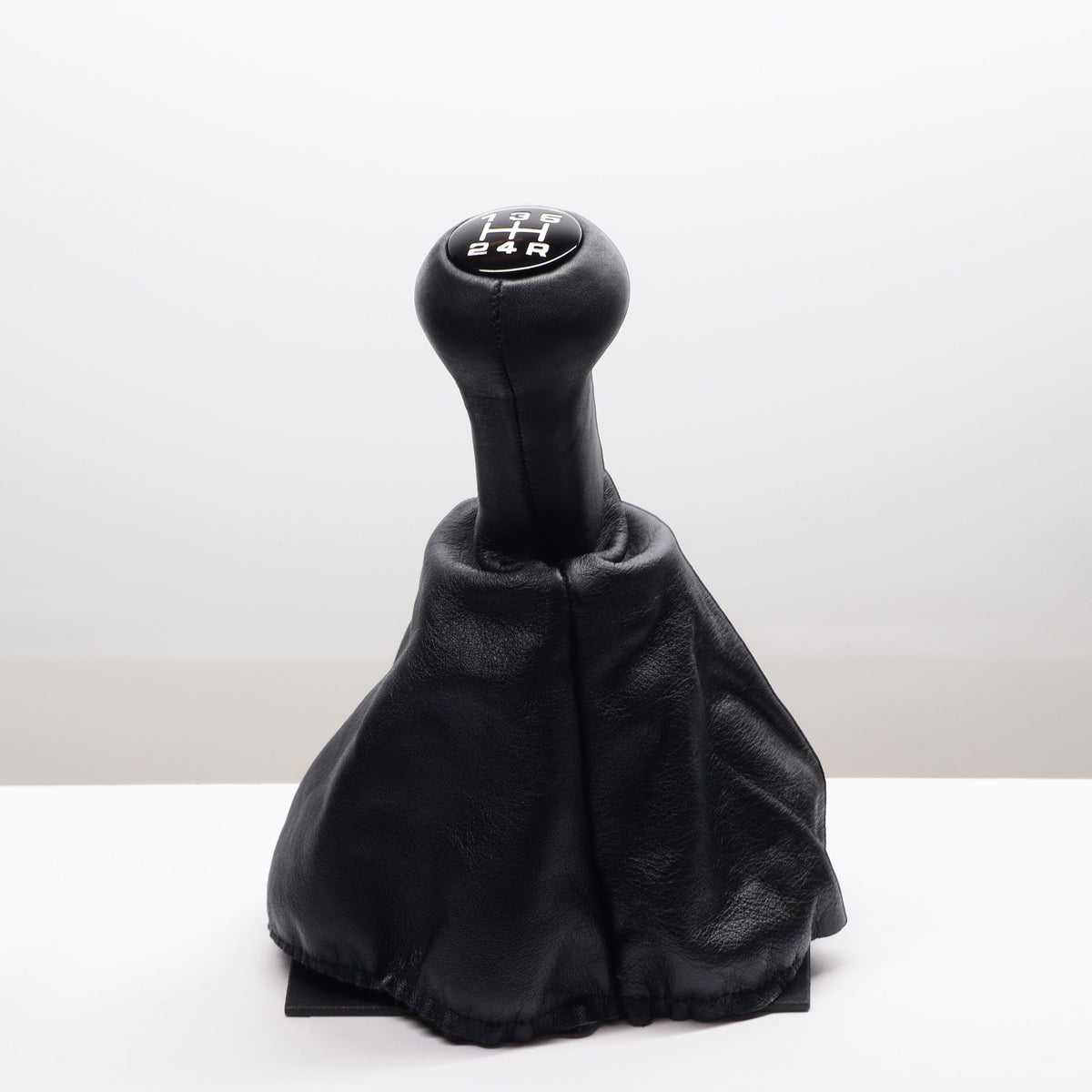 944 Gear shift knob new black leather — 928-944parts