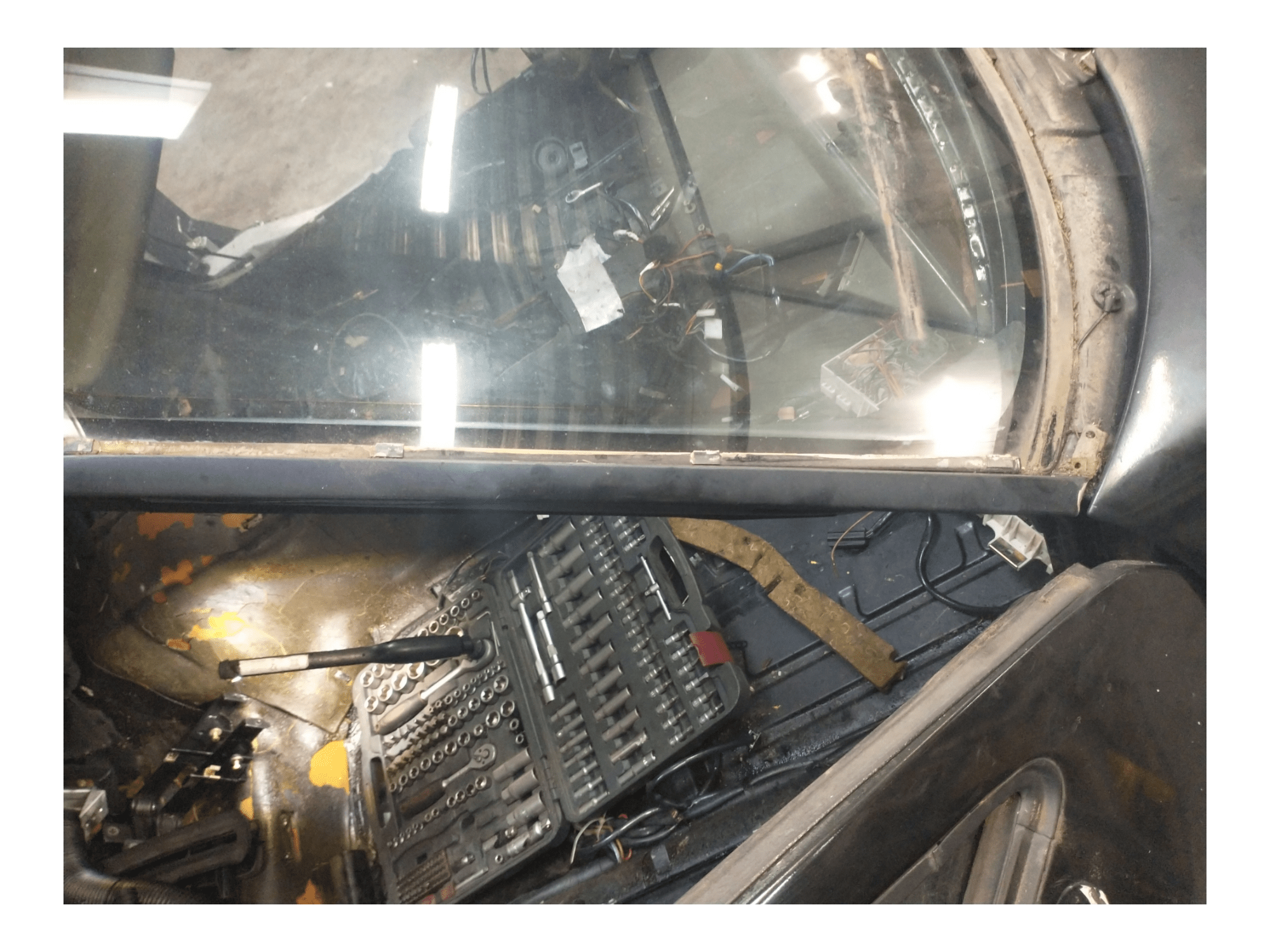 928 Roof edge trim strip Left - 928-944parts