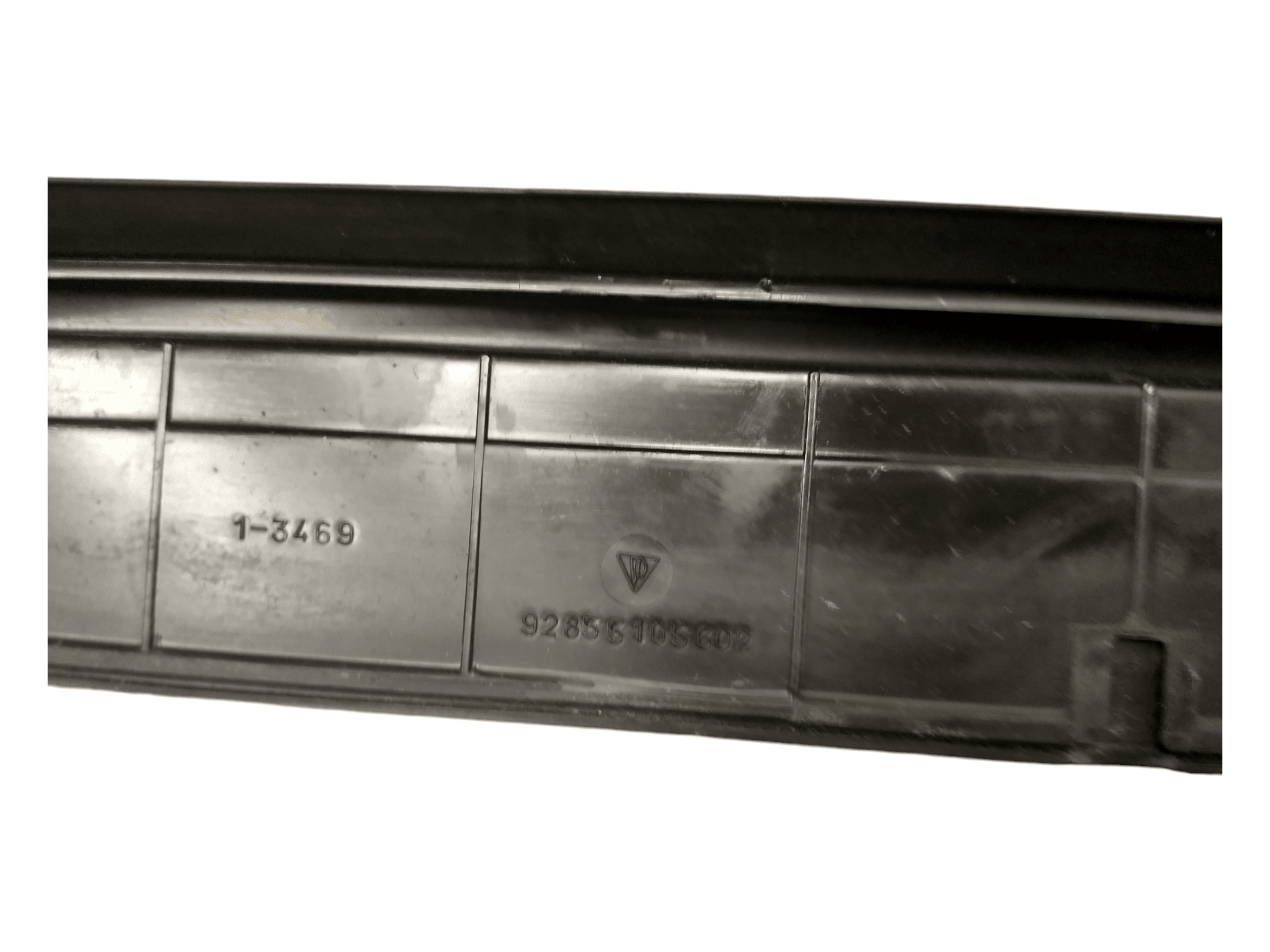 928 Scuff plate (R) - 928-944parts