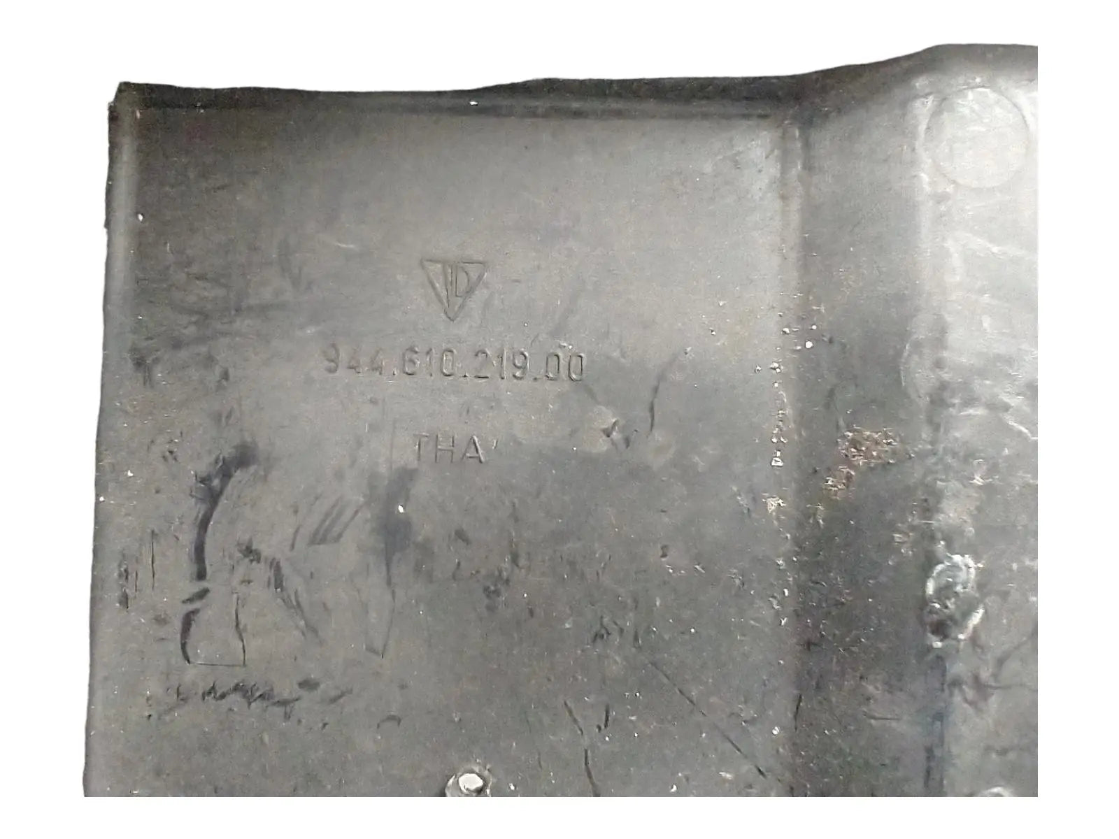 944 T2 > 85 zekeringskast cover onderkant - 928-944parts