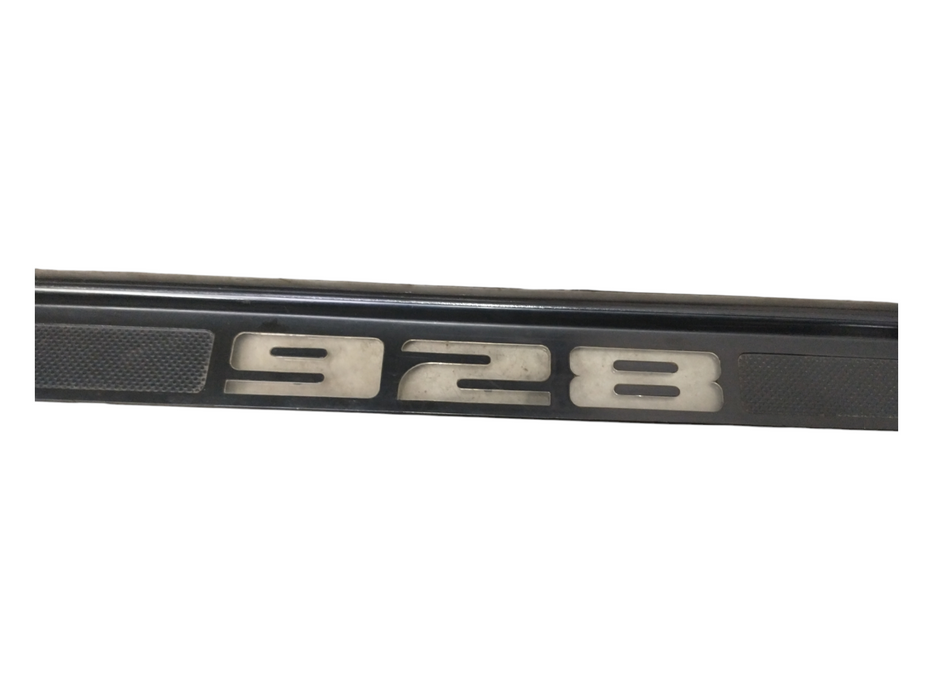 928 Scuff plate (R) 928-944parts