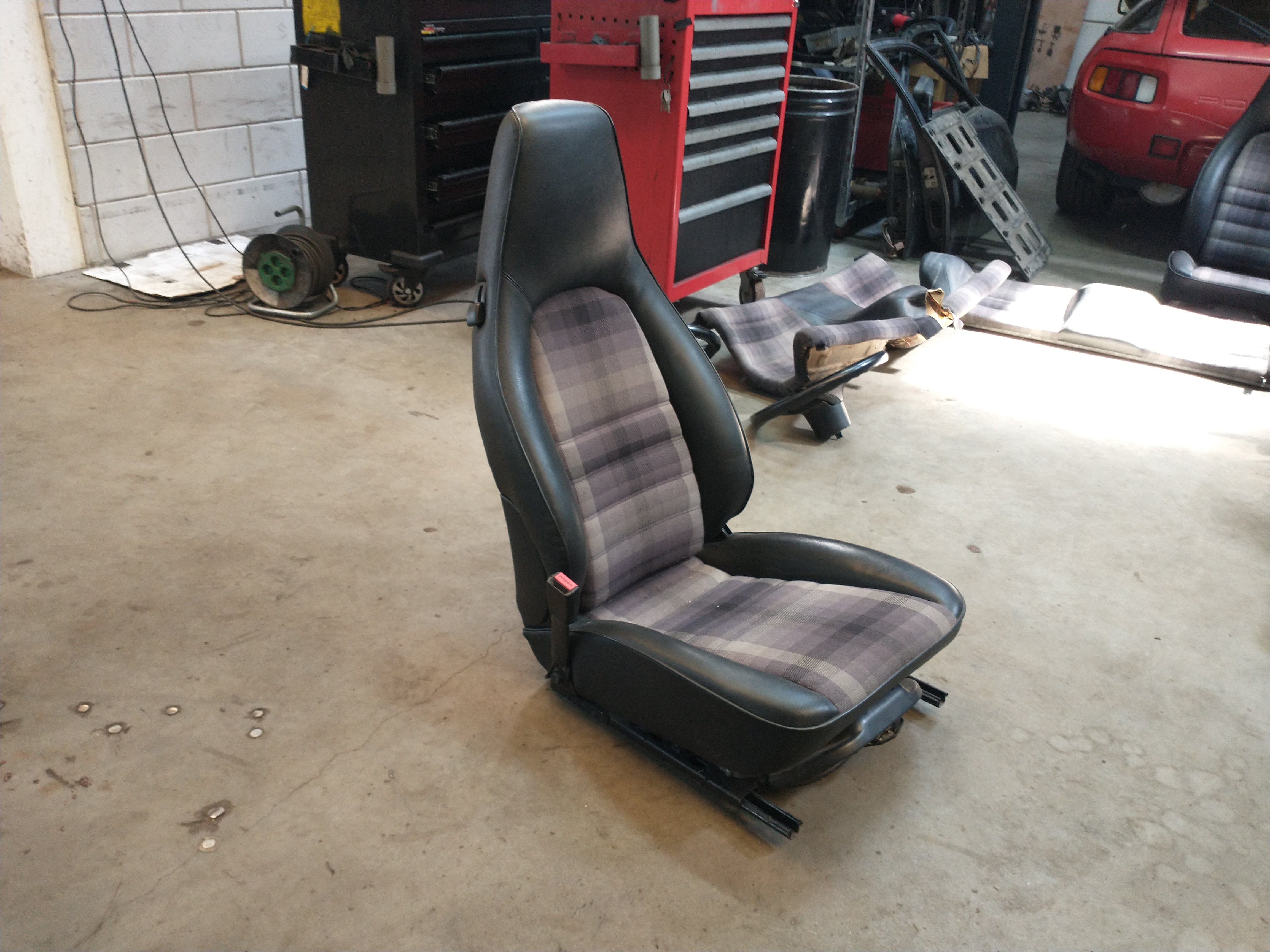 Porsche 928 Stoelen set elektrisch met achterbank 928-944parts