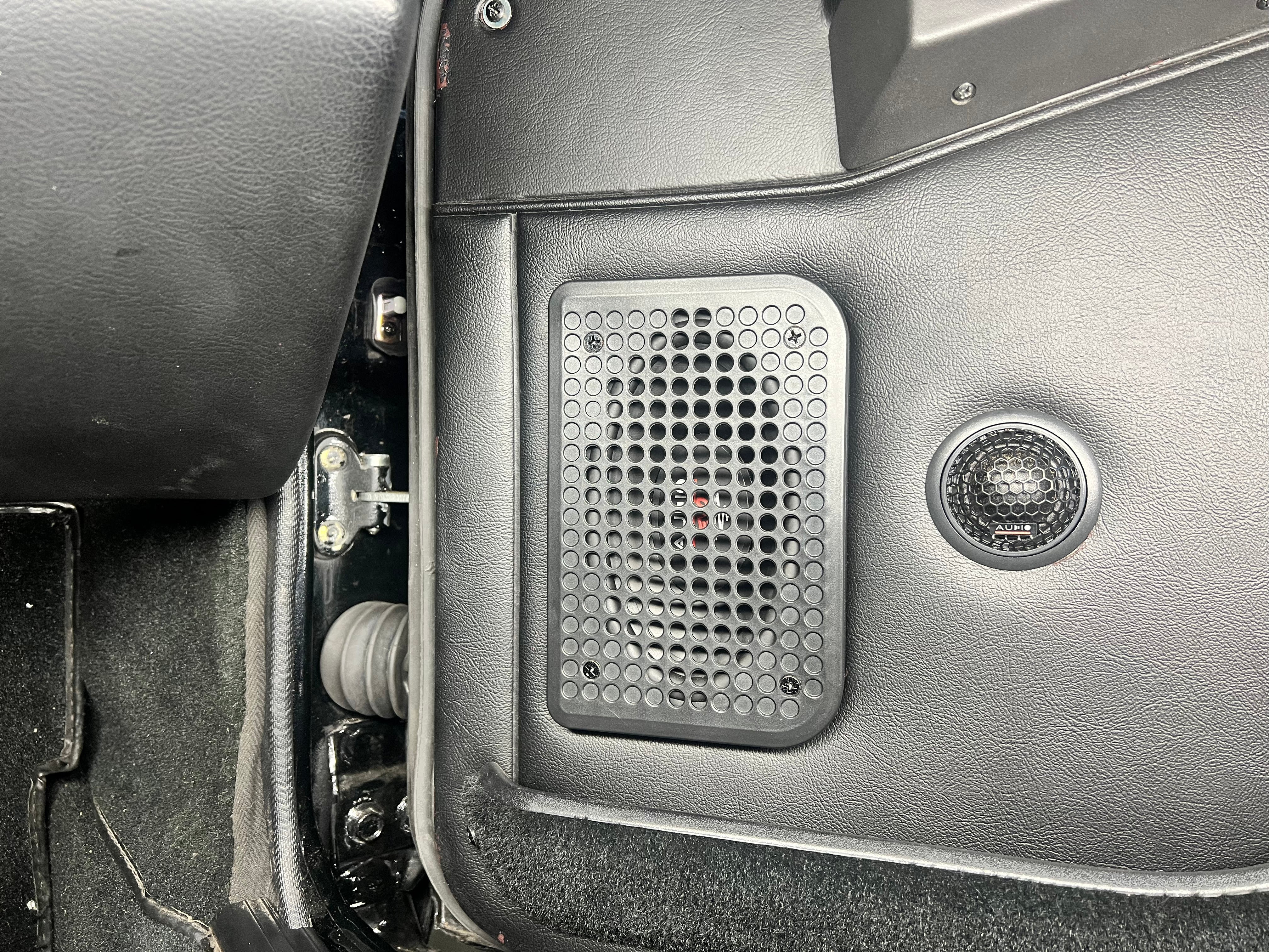 944 deurspeakers JBL 40W  & achterspeakers 928-944parts