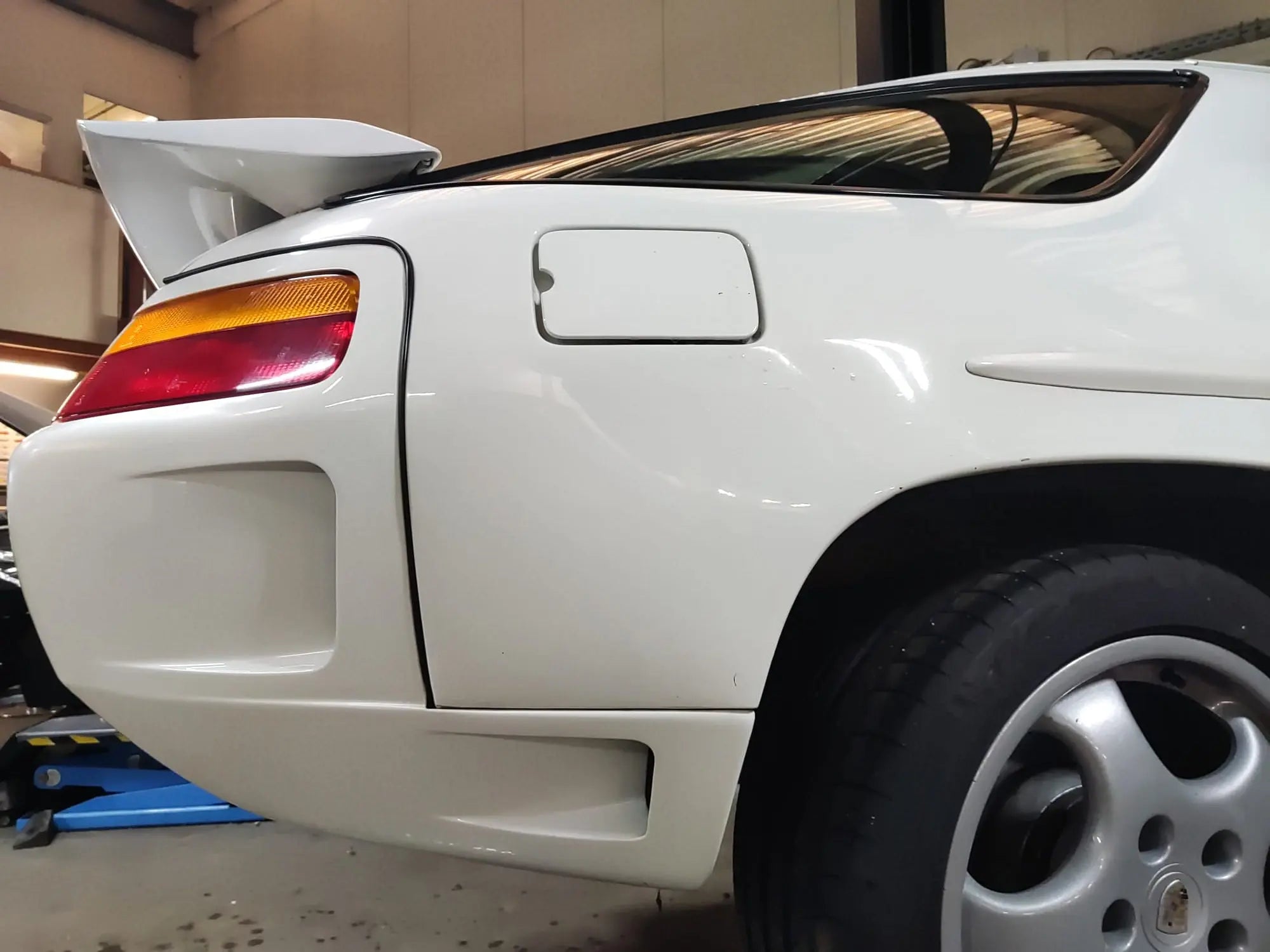 Porsche 928 S4 rear bumper 928-944parts