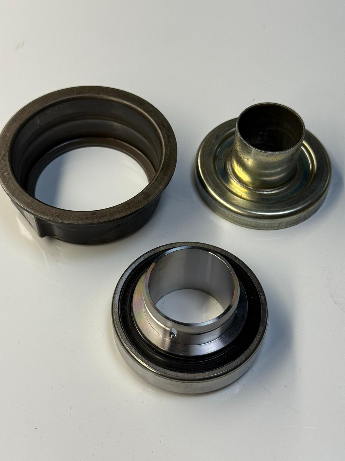 Porsche 928 original release bearing housing with replacement bearing