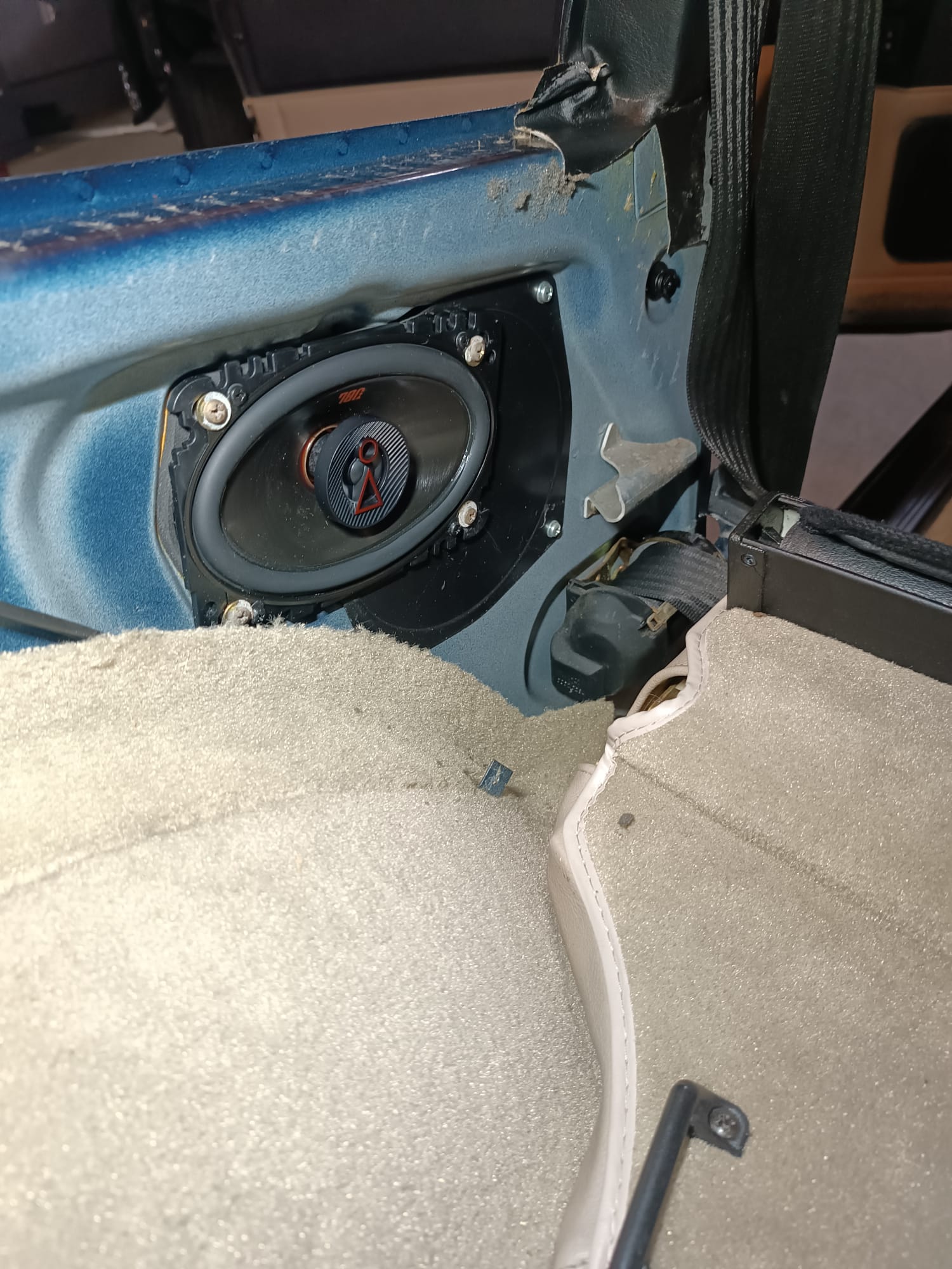 944 deurspeakers JBL 40W  & achterspeakers 928-944parts