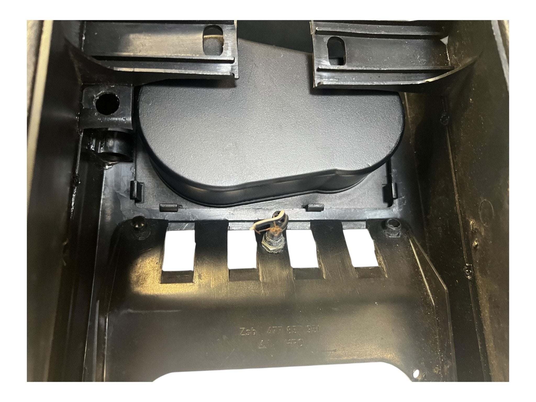 Cupholder voor je 924 + 944 (<85) ter vervanging van de asbak. - 928-944parts
