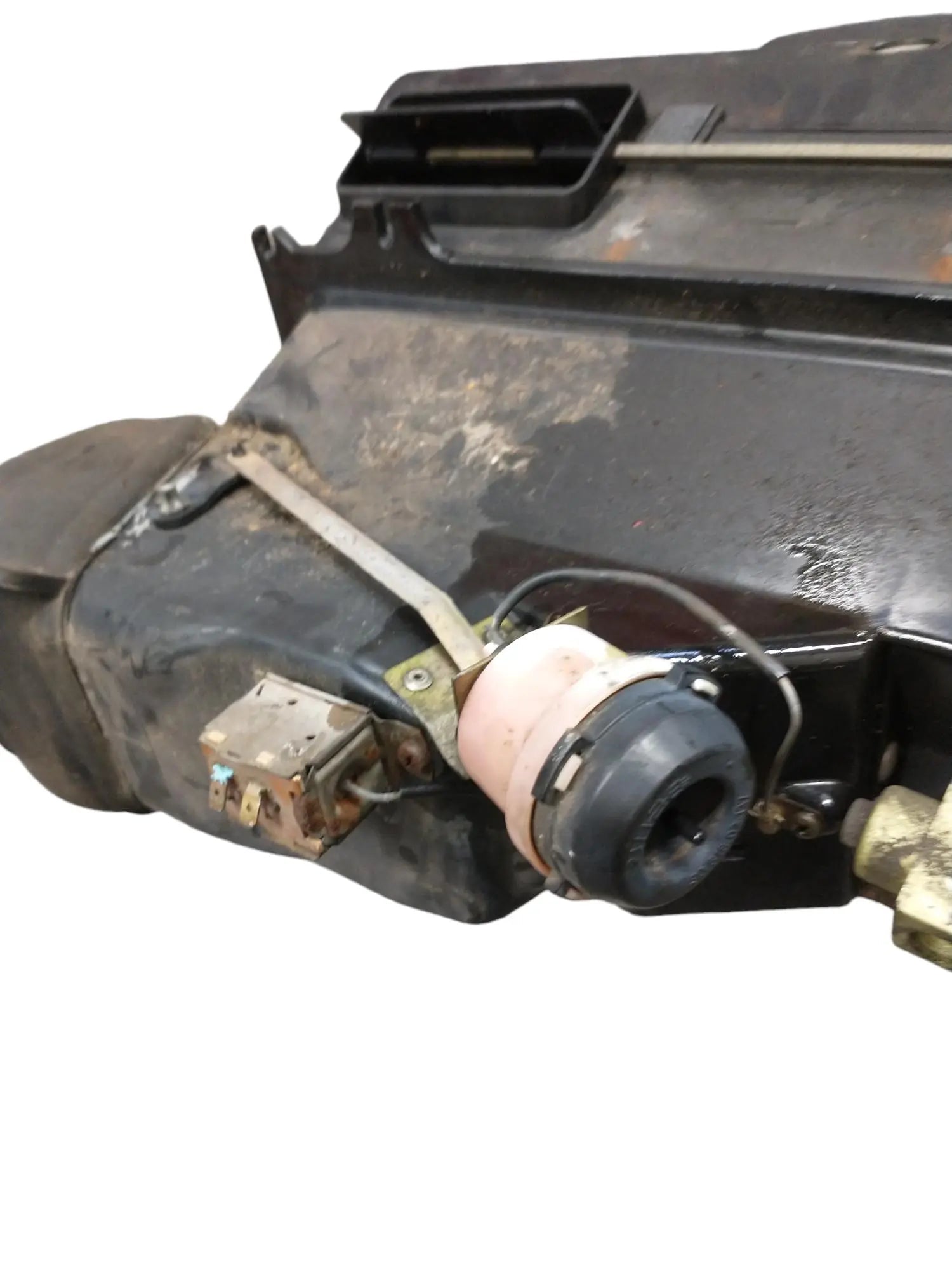 Porsche 928 A/C Heater box flap vacuum valve - 928-944parts