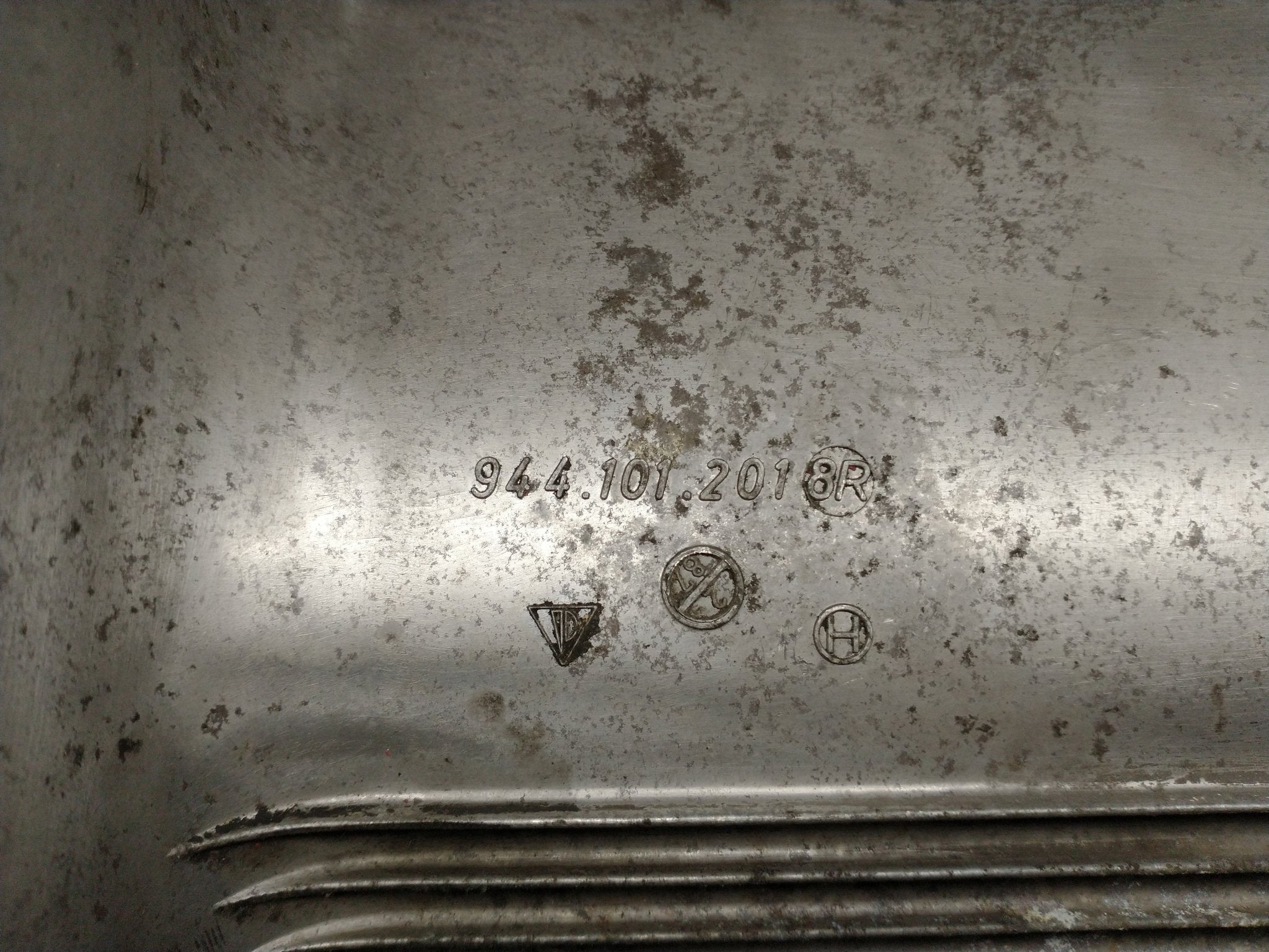 Porsche 944 Carterpan - 928-944parts