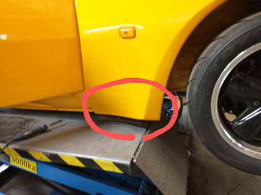 Porsche 944 plaatwerk hoek voorscherm - 928-944parts