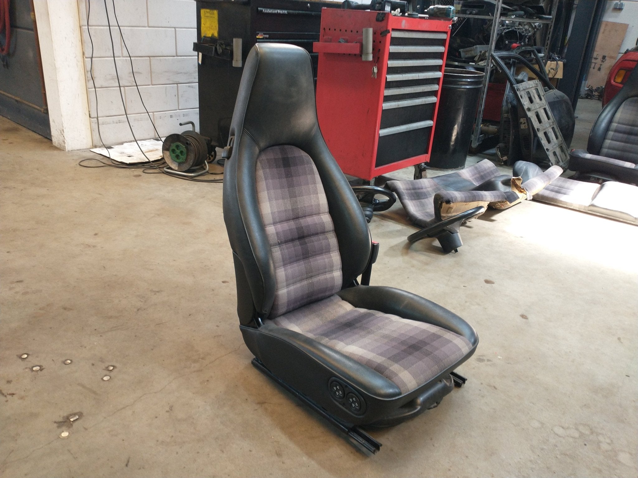 Porsche 944 Turbo / S2 Stoelen set elektrisch met achterbank - 928-944parts