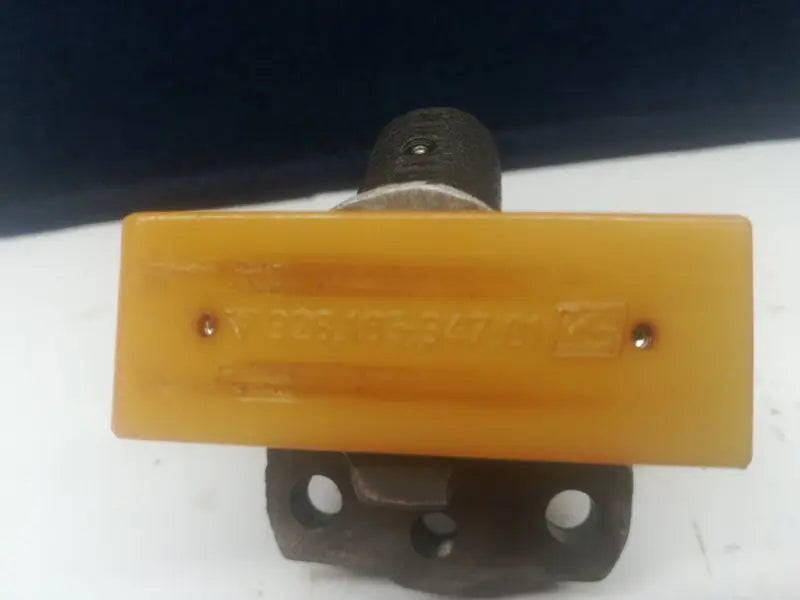 Porsche  944 s2 nokkenas kettinggeleider Origineel Porsche