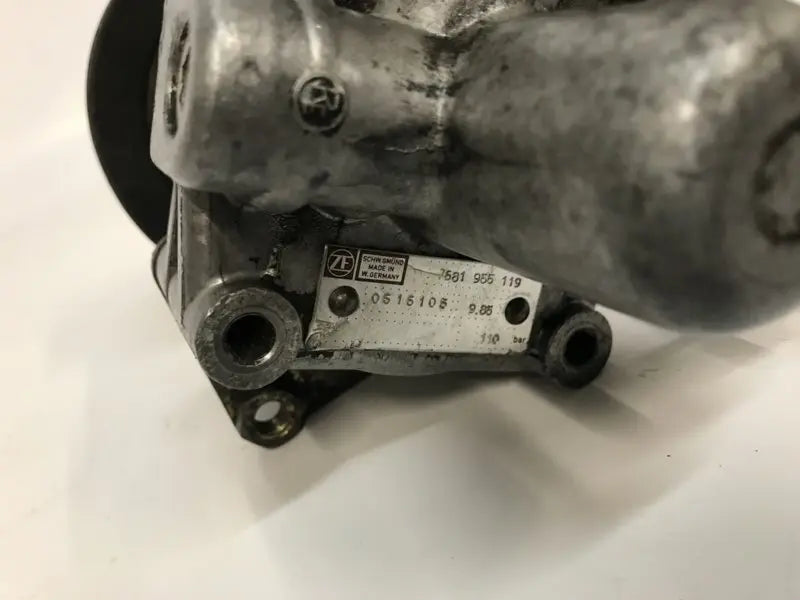 Porsche 944 Oliepomp stuurbekrachtiging - gereviseerd (bij inruil 125 euro retour) Origineel Porsche