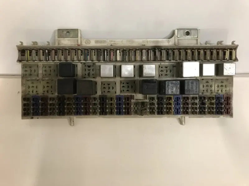 Porsche 928 zekeringen en relais paneel Origineel Porsche