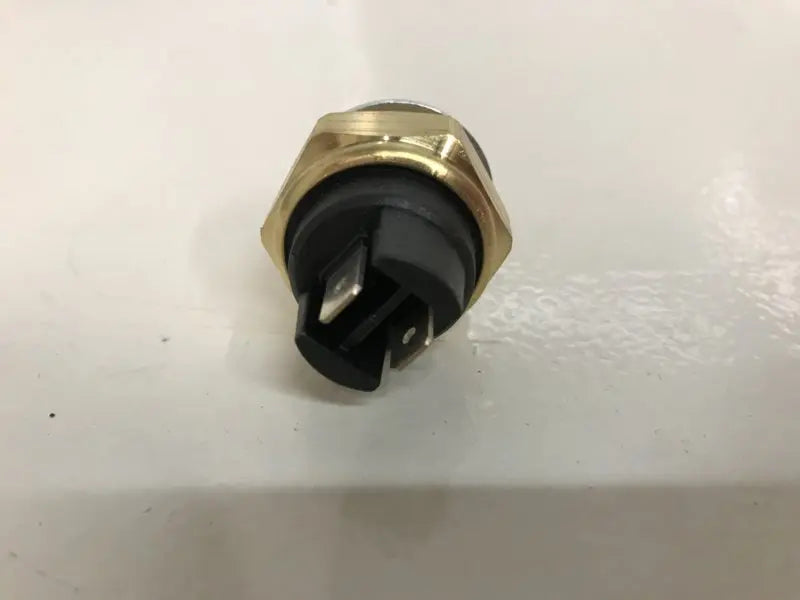 Porsche 944 temperatuur schakelaar koelventilator 2 polig - nieuw Origineel Porsche