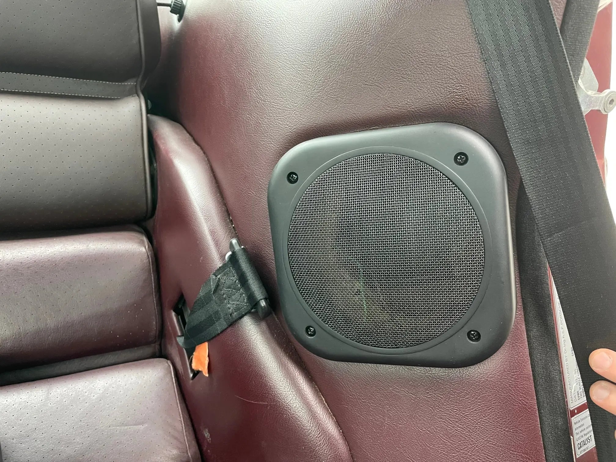 Porsche 928 speaker frames achter de voorstoelen - b-stijl 928-944parts