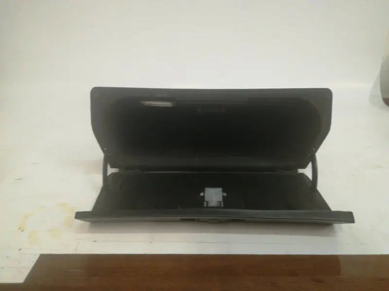 Porsche 944 dashboard/handschoenenkastje zwart Origineel Porsche