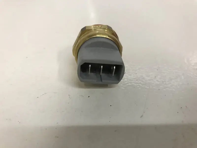 Porsche 944 temperatuur schakelaar 3 polig - nieuw Origineel Porsche