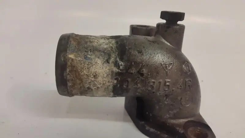 Porsche 944 Koelwateraansluiting cilinderkop Origineel Porsche