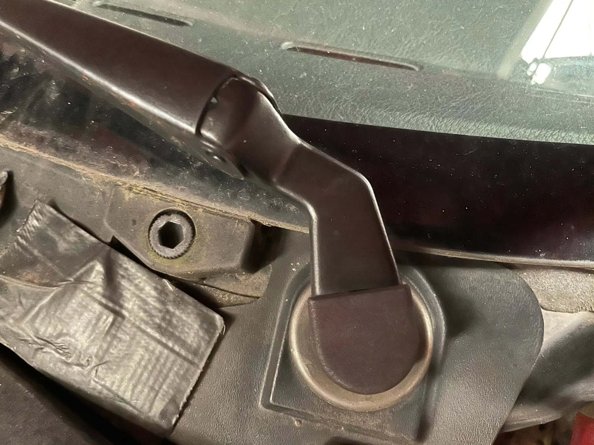 Porsche 944 type 2 windscreen wiper covers