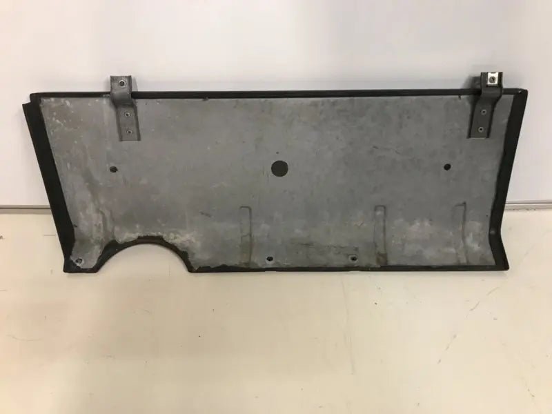 Porsche 924/944 knie beschermingsplaat - 928-944parts