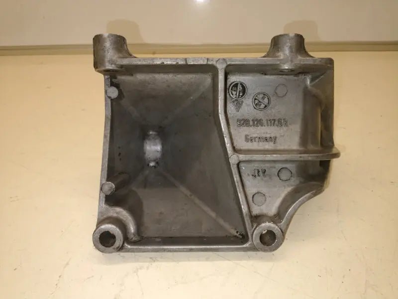 Porsche 928 steun aircopomp - 928-944parts