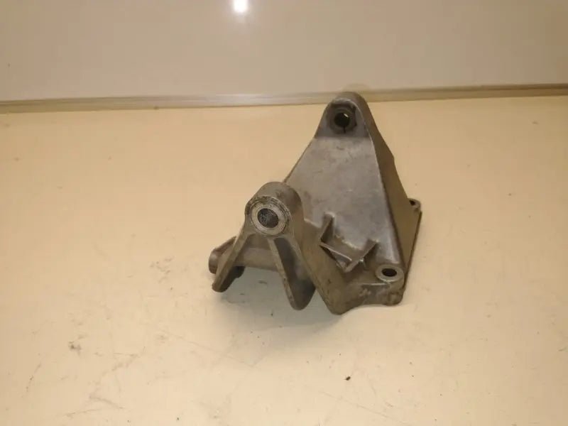 Porsche 928 steun aircopomp - 928-944parts