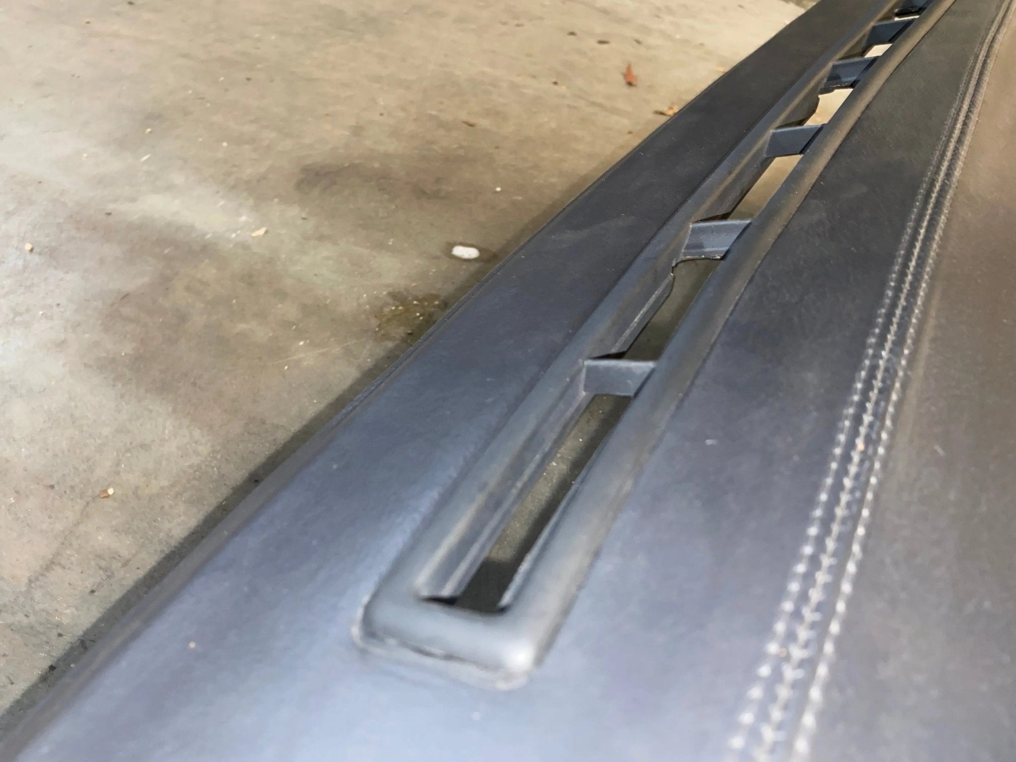 Porsche 928 ventilatierooster bij lederen dashboard '78 -'89 - 928-944parts
