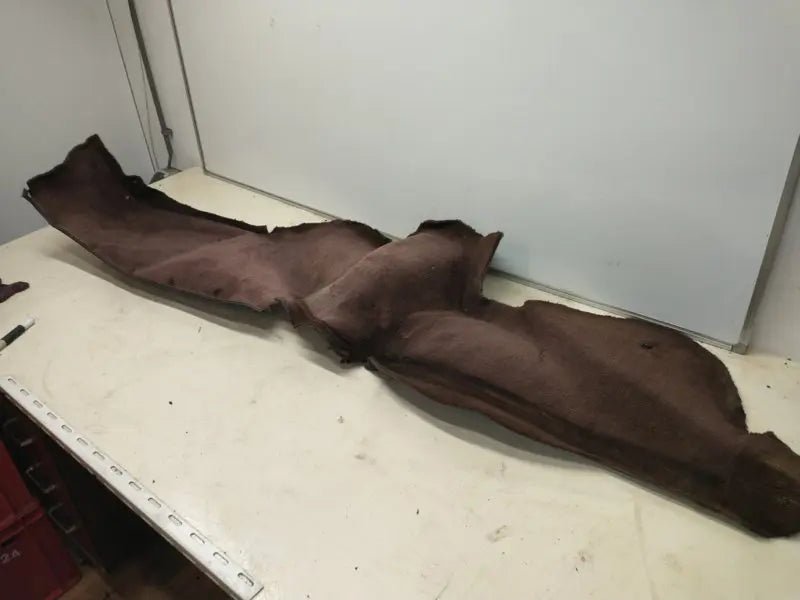 Porsche 944 bekleding achterbak zijkant - passagierszijde - bruin (verkleurd) - 928-944parts