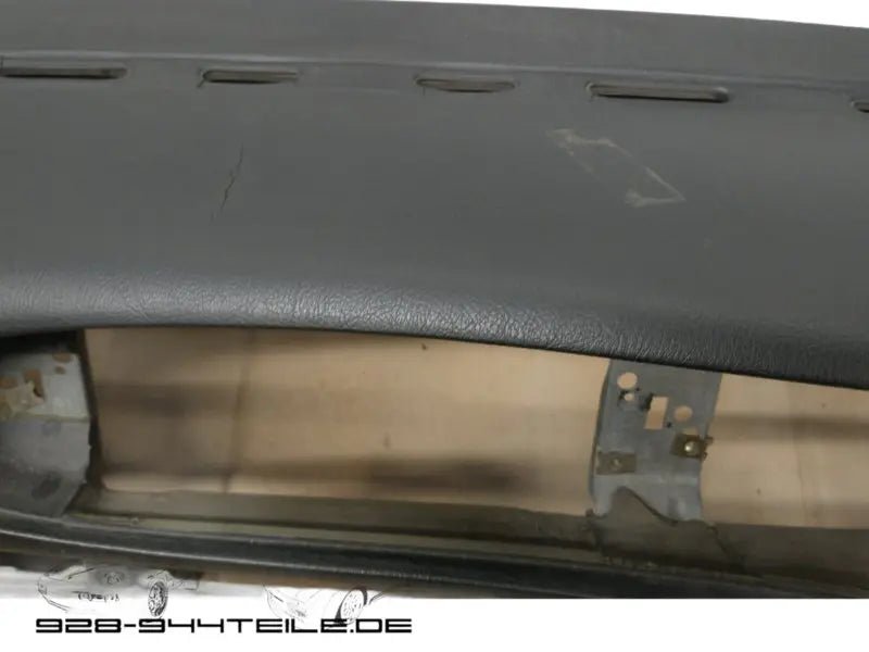 Porsche 944 dashboard - zwart - UK (stuur rechts) - 928-944parts