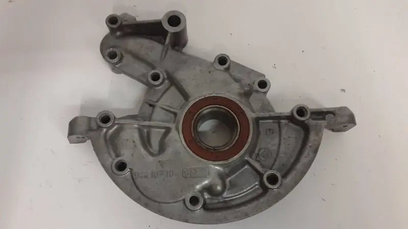 Porsche 944 Oliepomphuis - 928-944parts