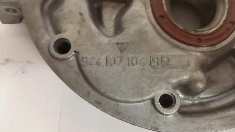 Porsche 944 Oliepomphuis - 928-944parts