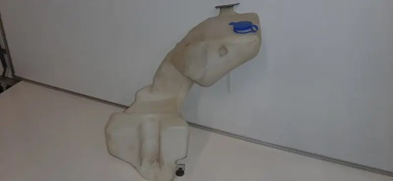 Porsche 944 ruitenwisser vloeistof reservoir - 928-944parts