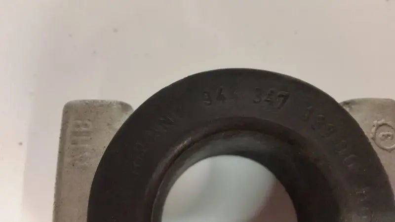 Porsche 944 Stuurhuis bevestigingsbeugel - 928-944parts