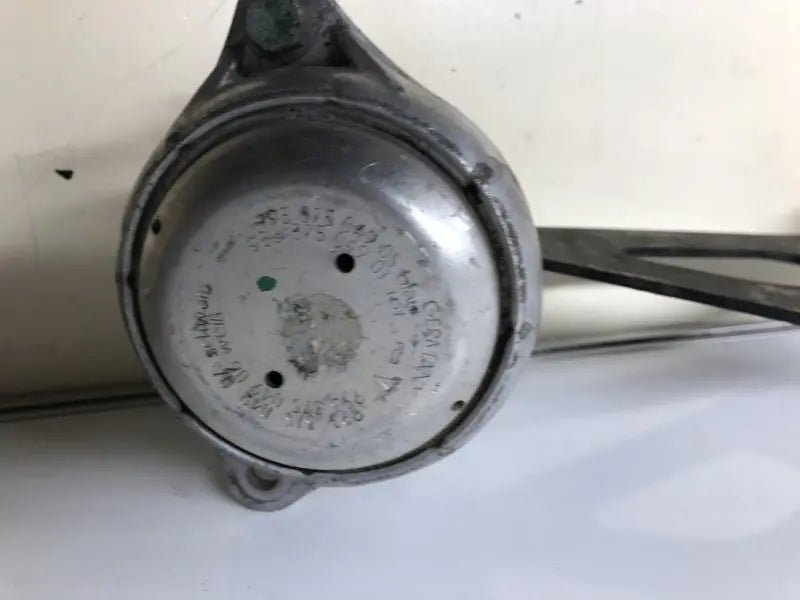 Porsche 986/987 - versnellingsbak steun - rechts - 928-944parts
