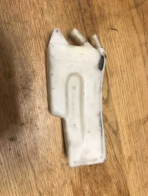 Porsche Brandstof expansie vat 944 - 928-944parts