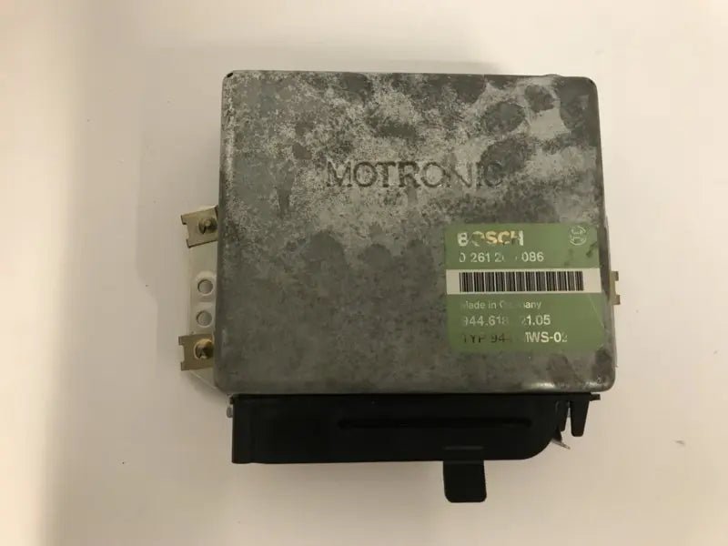 Porsche ECU 924S, 944 8V, 944.618.121.05, 944 MWS-02 - 928-944parts